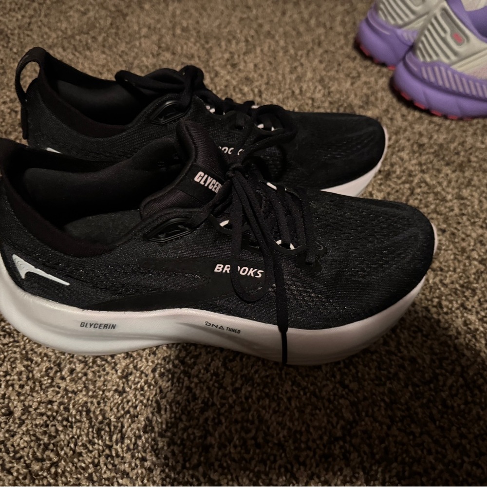 Brooks Glycerin 22 Women's Black Running Shoes. Brand New. Never Worn.